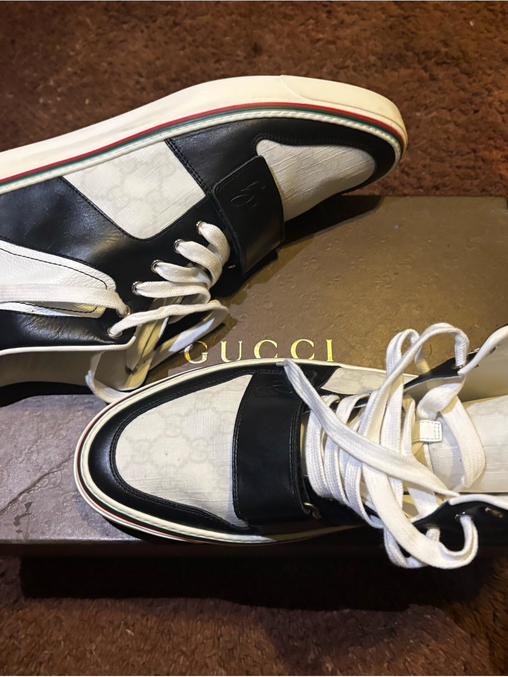 Gucci Men’s White and Black Low-Top Sneakers with Signature Web Trim